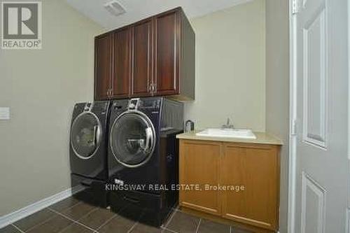 2382 Millstone Drive, Oakville, ON - Indoor Photo Showing Laundry Room