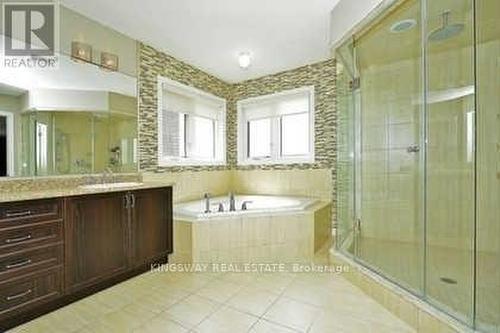 2382 Millstone Drive, Oakville, ON - Indoor Photo Showing Bathroom