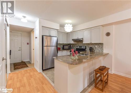 50 Mulligan Lane Unit# 112, Wasaga Beach, ON - Indoor Photo Showing Kitchen With Double Sink