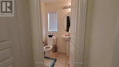 38 Brookfam Street E, Richmond Hill, ON - Indoor Photo Showing Bathroom