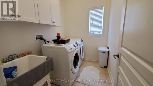 38 Brookfam Street E, Richmond Hill, ON - Indoor Photo Showing Laundry Room