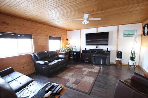12 Red Deer River Road, Swan River, MB - Indoor Photo Showing Living Room