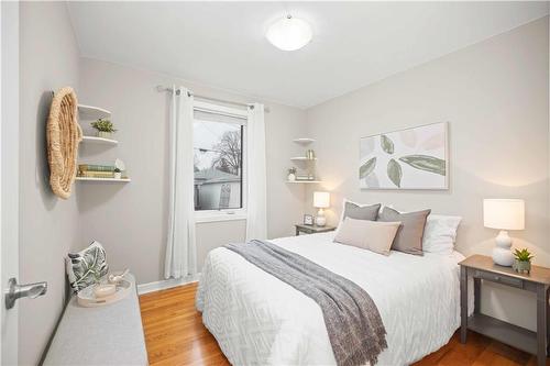 477 Winchester Street, Winnipeg, MB - Indoor Photo Showing Bedroom