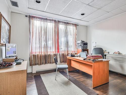 Bureau - 9770 Rue St-Urbain, Montréal (Ahuntsic-Cartierville), QC 