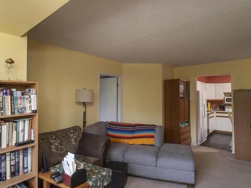 Unit 317, 500 Toledo Street, Thunder Bay, ON - Indoor Photo Showing Living Room