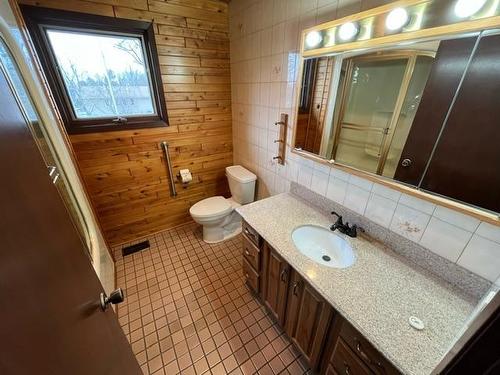 367 Hallam Street, Thunder Bay, ON - Indoor Photo Showing Bathroom