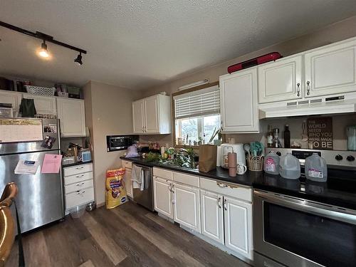 1200 Second Street E, Fort Frances, ON - Indoor Photo Showing Kitchen