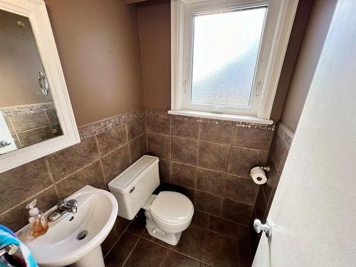 209 Winnipeg Avenue, Thunder Bay, ON - Indoor Photo Showing Bathroom