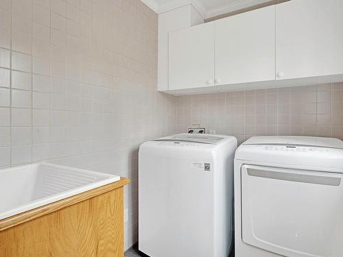 Laundry room - 48 Ch. Du Geai-Bleu, Saint-Sauveur, QC - Indoor Photo Showing Laundry Room