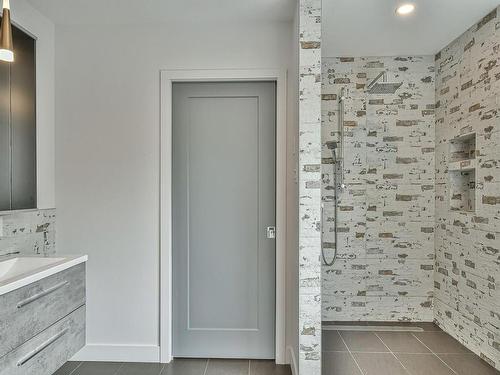 Bathroom - 25 Rue Du Randonneur, Sainte-Marguerite-Du-Lac-Masson, QC - Indoor