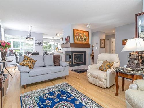 3446 Arbutus Dr South, Cobble Hill, BC - Indoor Photo Showing Living Room With Fireplace