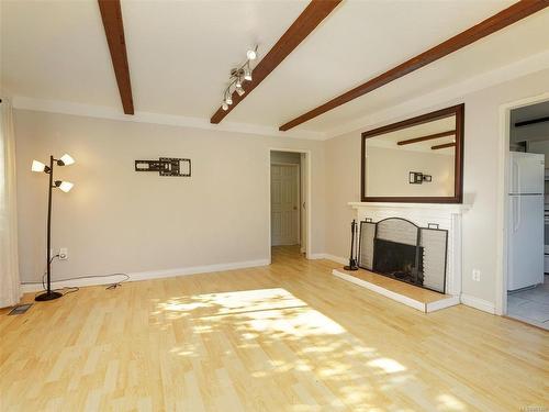 1661 Mortimer St, Saanich, BC - Indoor With Fireplace