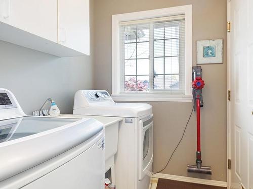 3120 Crown Isle Dr, Courtenay, BC - Indoor Photo Showing Laundry Room