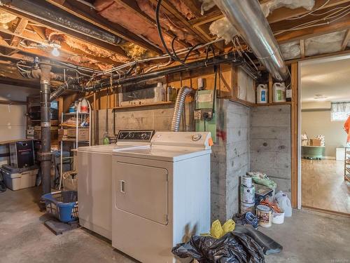 217 Howard Ave, Nanaimo, BC - Indoor Photo Showing Laundry Room