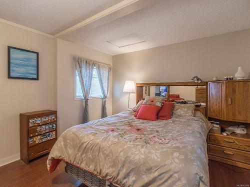 217 Howard Ave, Nanaimo, BC - Indoor Photo Showing Bedroom