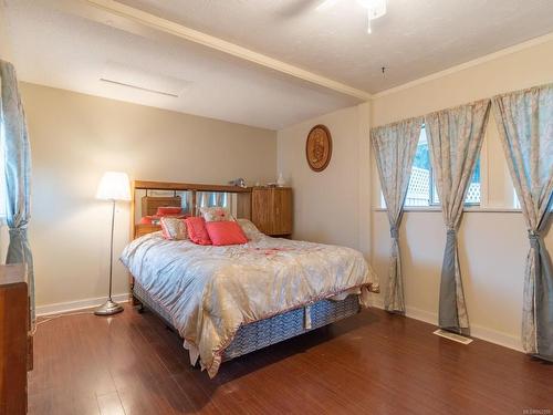 217 Howard Ave, Nanaimo, BC - Indoor Photo Showing Bedroom