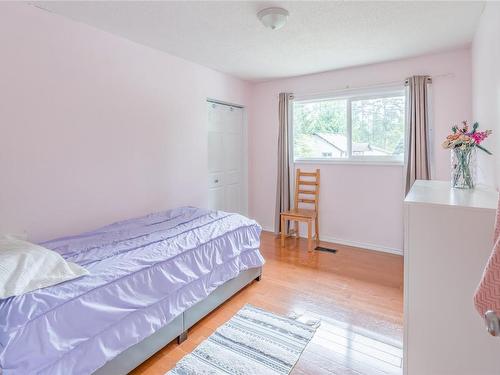 66 Roberta Rd West, Nanaimo, BC - Indoor Photo Showing Bedroom