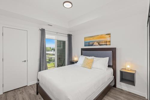 307-1083 Klo Road, Kelowna, BC - Indoor Photo Showing Bedroom