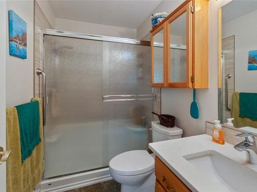 406-1750 Atkinson Street, Penticton, BC - Indoor Photo Showing Bathroom