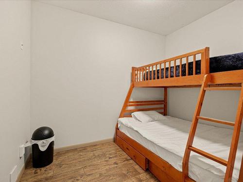325-654 Cook Road, Kelowna, BC - Indoor Photo Showing Bedroom