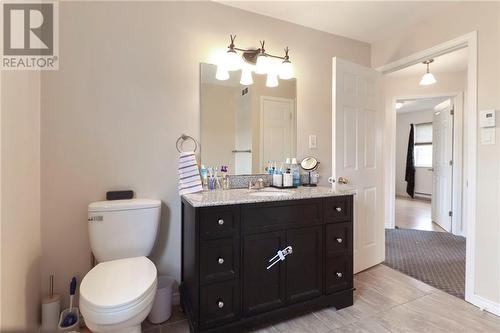 47 Rennick, Moncton, NB - Indoor Photo Showing Bathroom