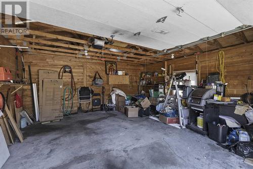 90 Walker Rd S, Huron Shores, ON - Indoor Photo Showing Garage