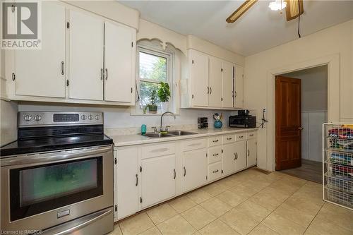 380 11Th Street W, Owen Sound, ON - Indoor Photo Showing Kitchen With Double Sink