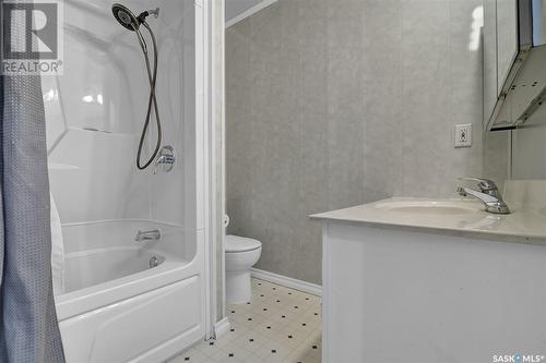 6606 Dalgliesh Drive, Regina, SK - Indoor Photo Showing Bathroom