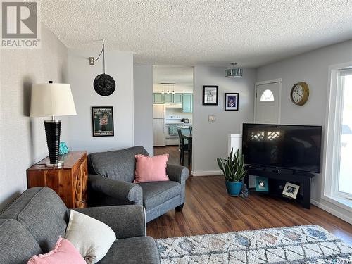 130 Main Street, Martensville, SK - Indoor Photo Showing Living Room
