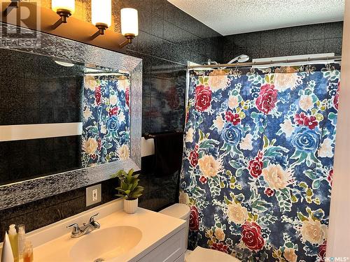 130 Main Street, Martensville, SK - Indoor Photo Showing Bathroom