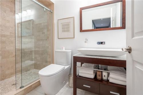 607 Edgewater Crescent, Burlington, ON - Indoor Photo Showing Bathroom
