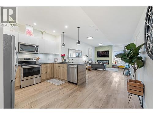 2838 Copper Ridge Drive, West Kelowna, BC - Indoor Photo Showing Kitchen