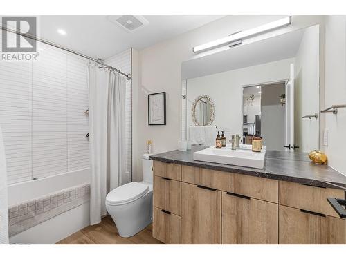 2838 Copper Ridge Drive, West Kelowna, BC - Indoor Photo Showing Bathroom