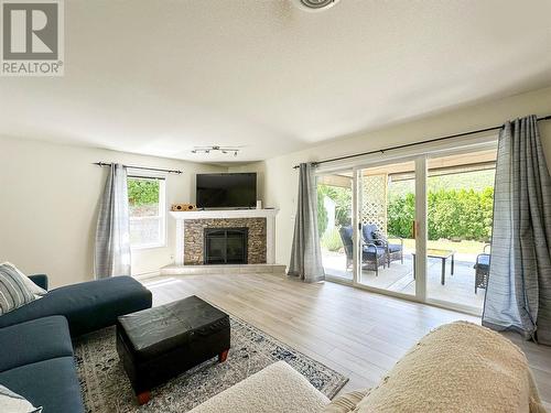 3832 Glen Canyon Drive Lot# Sl2, West Kelowna, BC - Indoor Photo Showing Living Room With Fireplace