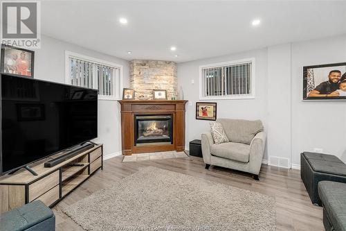 1465 Foster Avenue, Windsor, ON - Indoor Photo Showing Living Room With Fireplace