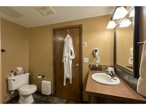 105 - 1549 Kicking Horse Trail, Golden, BC - Indoor Photo Showing Bathroom