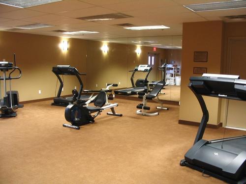 105 - 1549 Kicking Horse Trail, Golden, BC - Indoor Photo Showing Gym Room