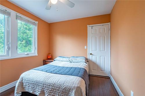 309 Carlisle Road, Carlisle, ON - Indoor Photo Showing Bedroom