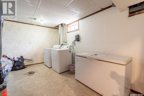 2047 Winnipeg Street, Regina, SK - Indoor Photo Showing Laundry Room