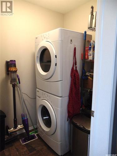 212 100 Chaparral Boulevard, Martensville, SK - Indoor Photo Showing Laundry Room