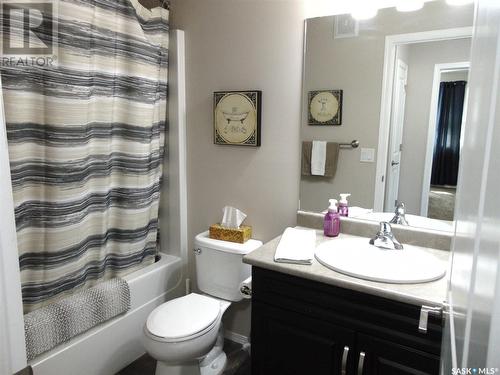 212 100 Chaparral Boulevard, Martensville, SK - Indoor Photo Showing Bathroom