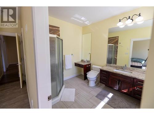 3356 Parkview Crescent, Prince George, BC - Indoor Photo Showing Bathroom