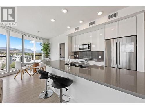 1232 Ellis Street Unit# 905, Kelowna, BC - Indoor Photo Showing Kitchen With Stainless Steel Kitchen With Double Sink With Upgraded Kitchen