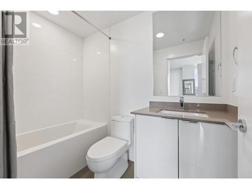 1232 Ellis Street Unit# 905, Kelowna, BC - Indoor Photo Showing Bathroom