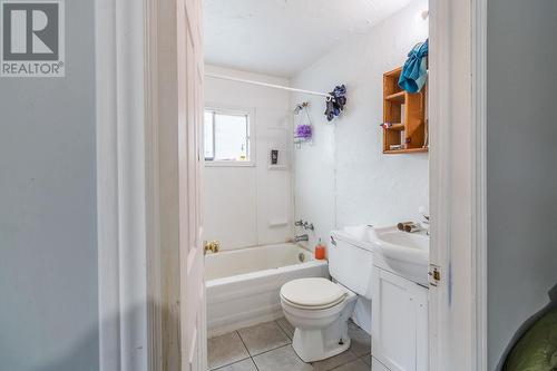 134 Dennis St, Sault Ste Marie, ON - Indoor Photo Showing Bathroom