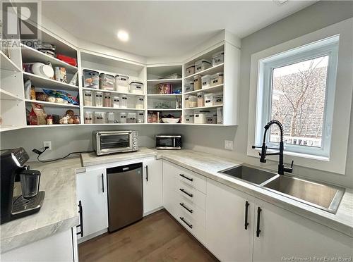 30 Allee 31, Charlo, NB - Indoor Photo Showing Kitchen With Double Sink