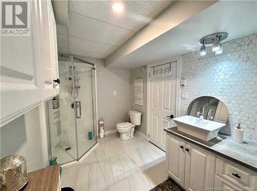 30 Allee 31, Charlo, NB - Indoor Photo Showing Bathroom