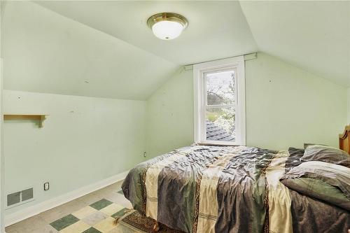 26 Brodick Street, Hamilton, ON - Indoor Photo Showing Bedroom