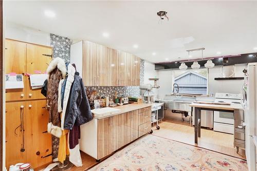 26 Brodick Street, Hamilton, ON - Indoor Photo Showing Kitchen