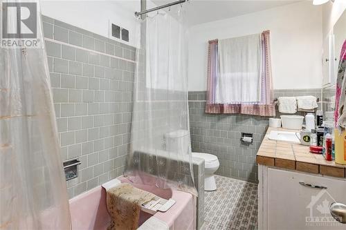 Apt 2 - Bathroom - 142 Young Street, Ottawa, ON - Indoor Photo Showing Bathroom